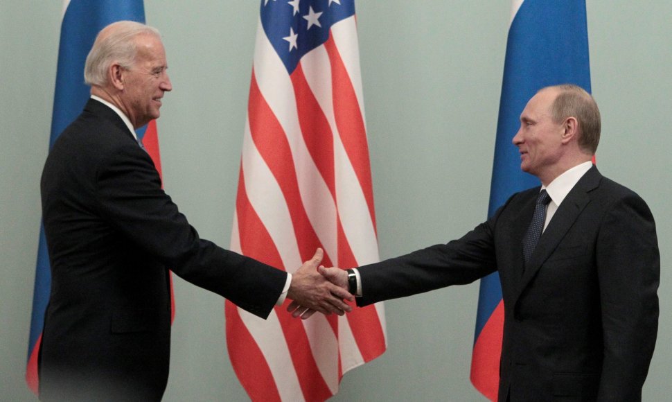 Joe Bidenas ir Vladimiras Putinas 2011 metais