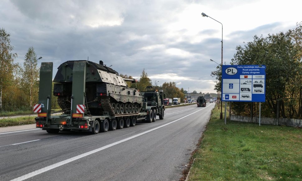 Lietuvoje suremontuotos vokiškos haubicos jau pakeliui į Ukrainą