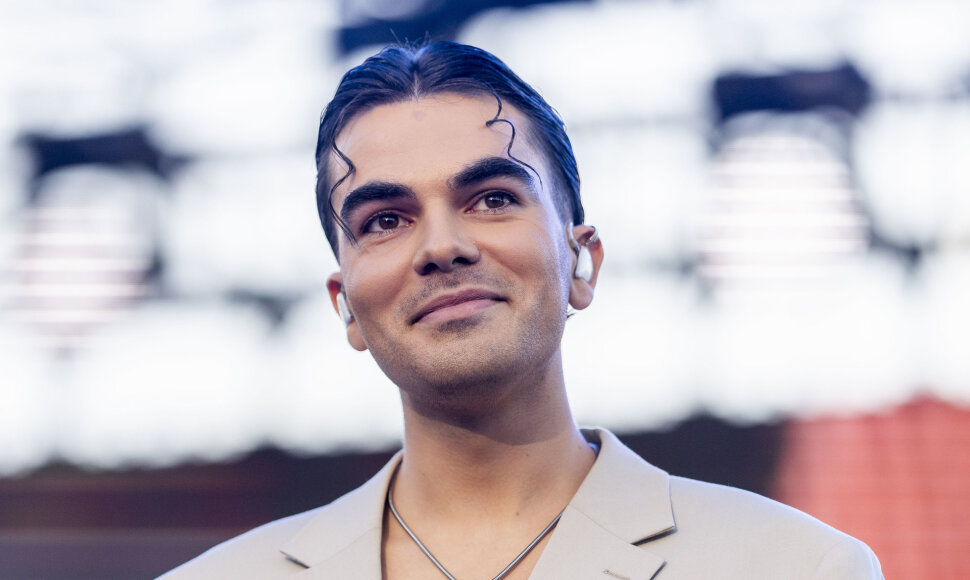 Rokas Yan
