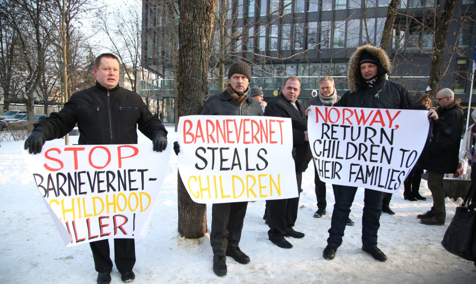 Protestas prie Norvegijos ambasados