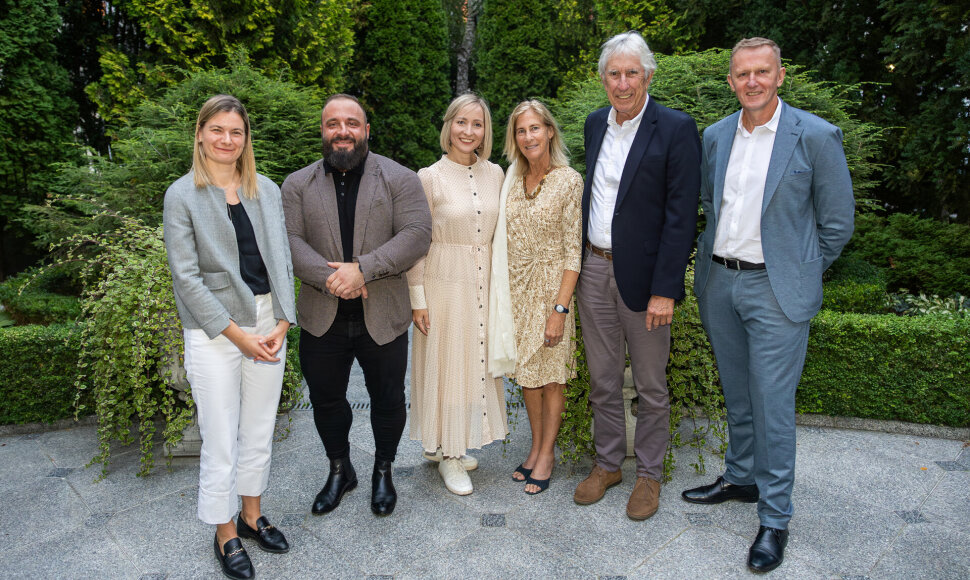 Kazickų šeimos fondo dėkingumo vakaras, „Arkos“ bendruomenė vadovė Rūta Lašaitė, Joseph ir Lucy Kazickai, įmonių atstovai