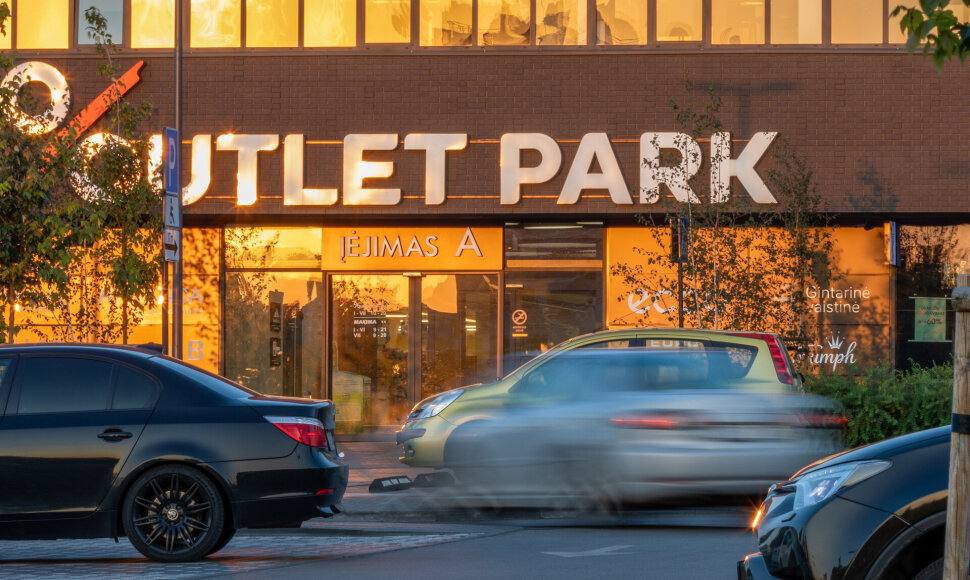 Šį šeštadienį „Outlet Park“ šurmuliuos „Vaikų daiktų blusturgis“: renginys kviečia visus, kurie myli tvarumą ir sąmoningą vartojimą