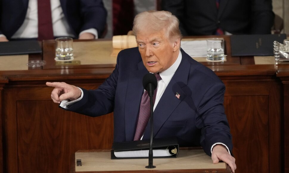 D. Trumpas / Ben Curtis / AP
