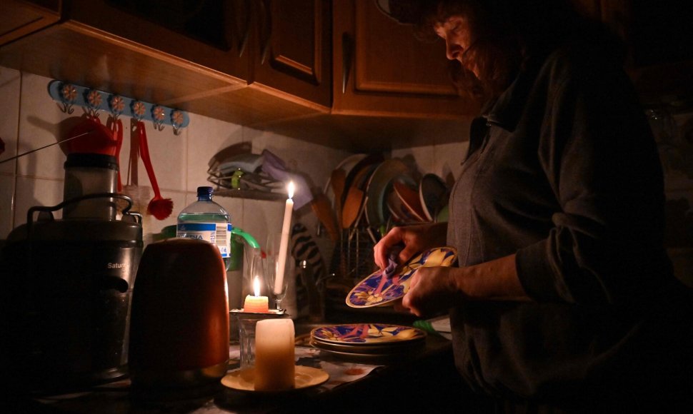 Ukrainoje daug žmonių liko be elektros