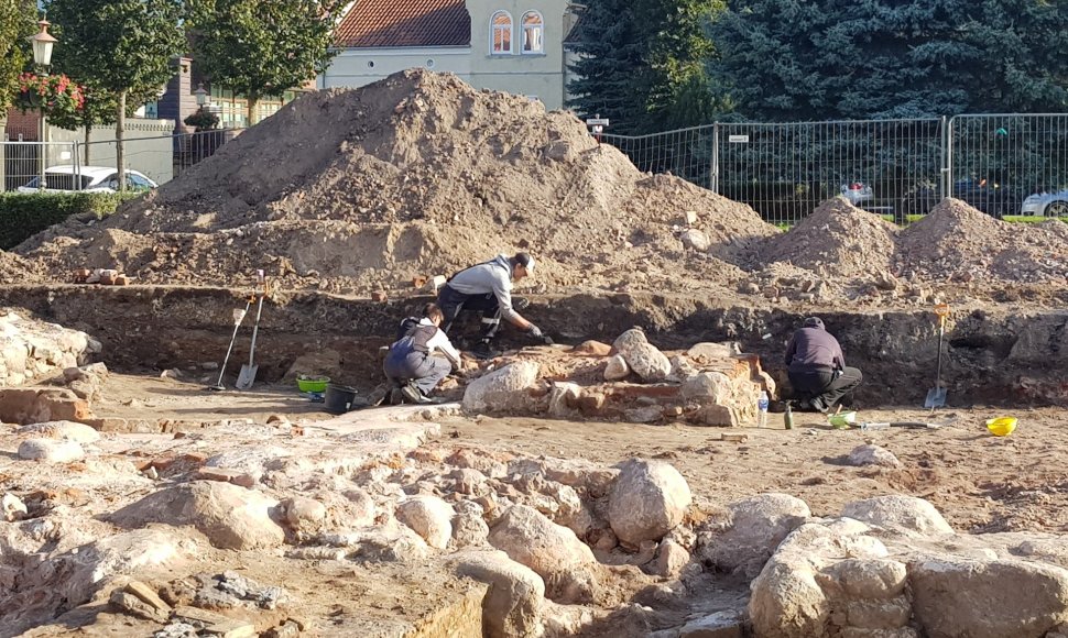 Archeologiniai tyrinėjimai Jono bažnyčios vietoje Klaipėdoje.