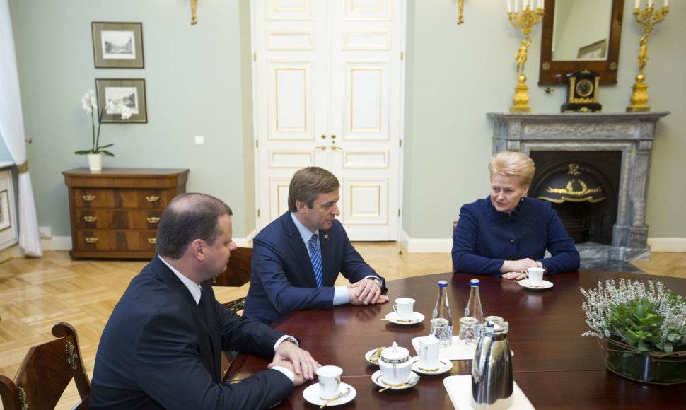 Saulius Skvernelis, Ramūnas Karbauskis ir Dalia Grybauskaitė