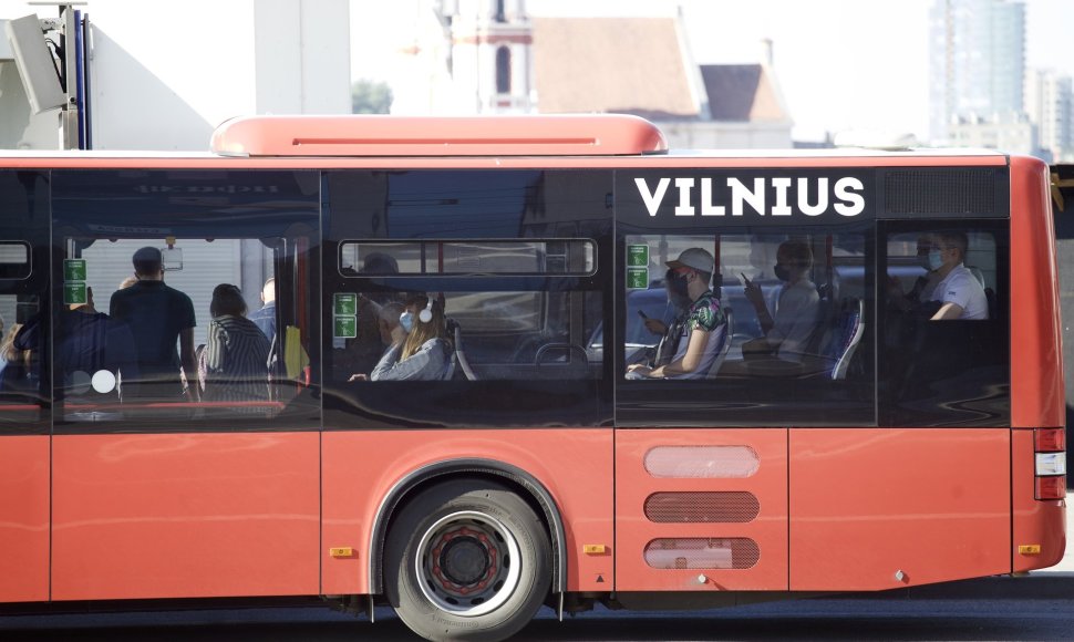 Viešojo transporto kontrolė Vilniuje primena keleiviams dėvėti kaukes