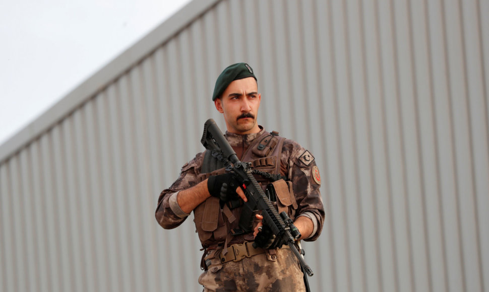 Turkijos policijos specialiųjų pajėgų narys