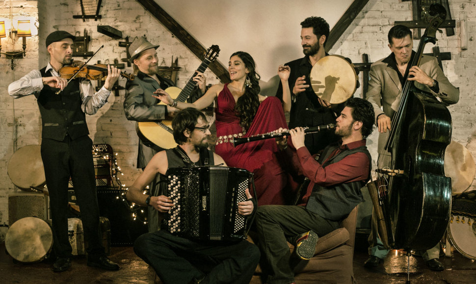 „Barcelona Gipsy Balkan Orchestra“ 