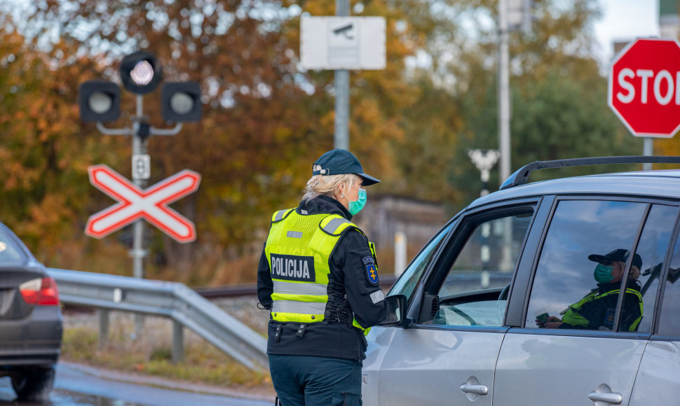 Pareigūnai prie geležinkelio pervažų Kretingoje ir Klaipėdoje vykdė prevencines akcijas