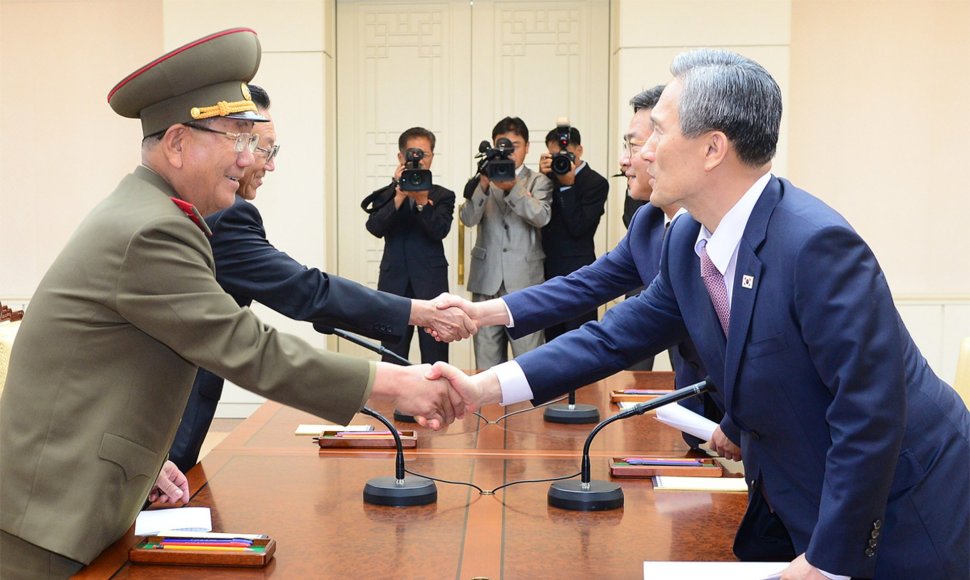 Abiejų Korėjų derybininkai sutarė mažinti įtampą.