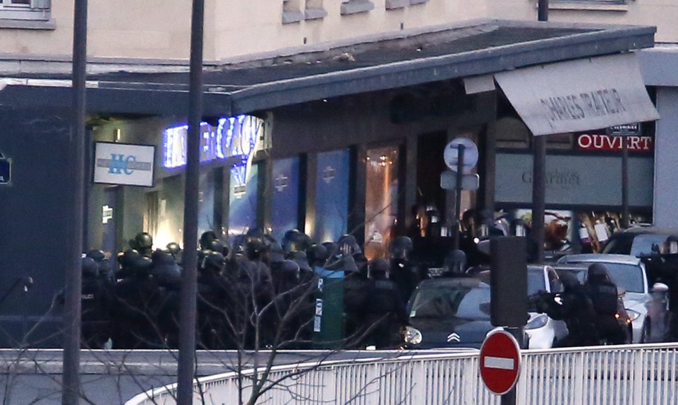 Įkaitų išlaisvinimo operacija Paryžiuje, košerinio maisto parduotuvėje, Venseno rajone 2015 m. sausio 09 d. 