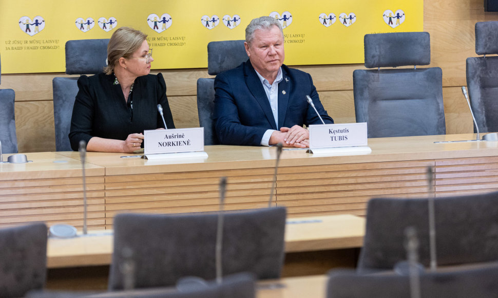 Aušrinės Norkienės ir Kęstučio Tubio spaudos konferencija