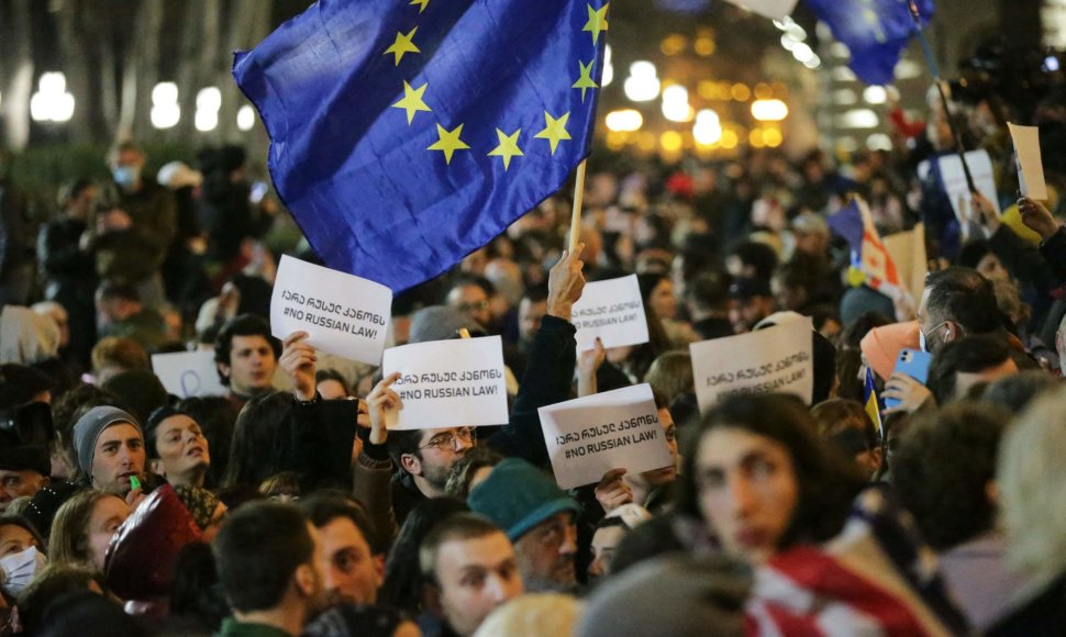 Protestai prieš įstatymą Sakartvele, Tbilisyje