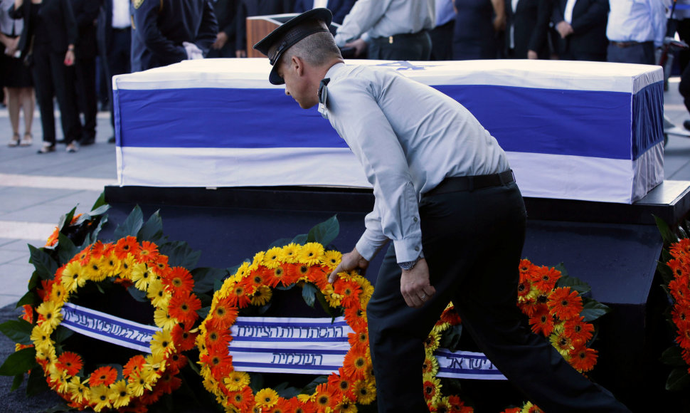 Shimono Pereso laidotuvės