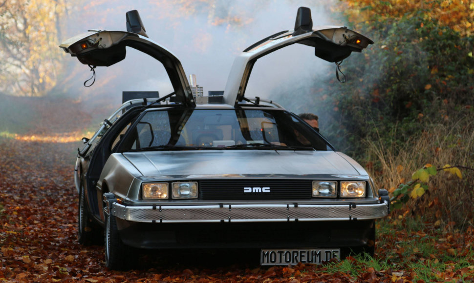 Kultinis automobilis „DeLorean“, kuriuo filme „Atgal į ateitį“ buvo keliaujama laiku