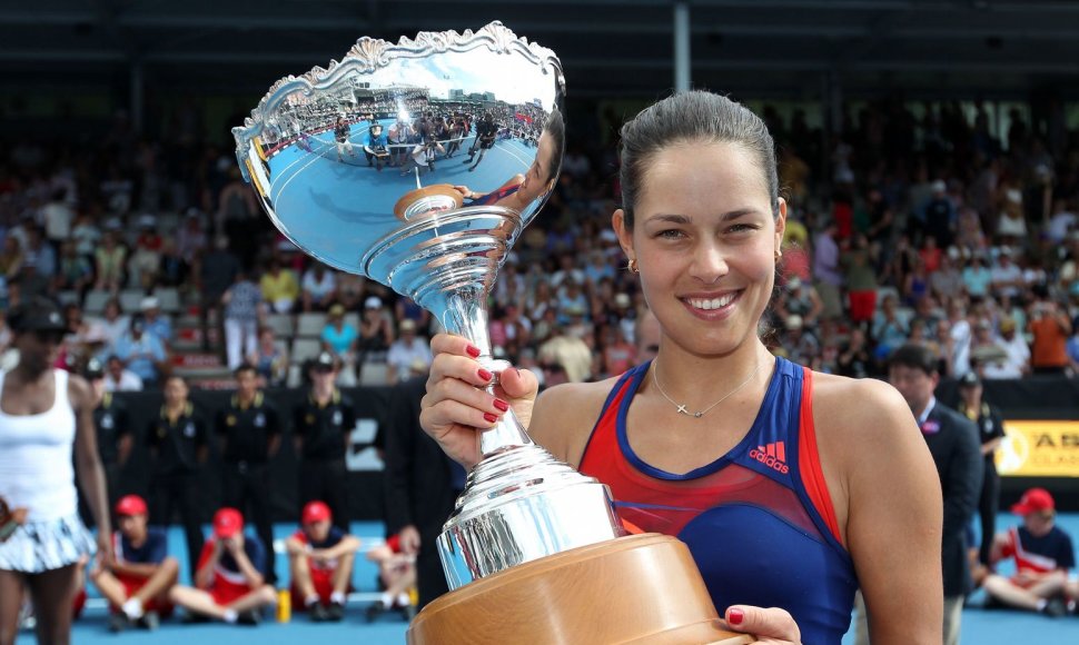 Ana Ivanovič su turnyro trofėjumi