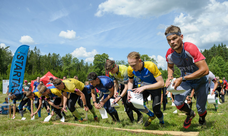 Pirmasis Lietuvos čempionatas vyko labai ilgoje trasoje, kur sportininkams teko įveikti beveik 21 km distanciją.