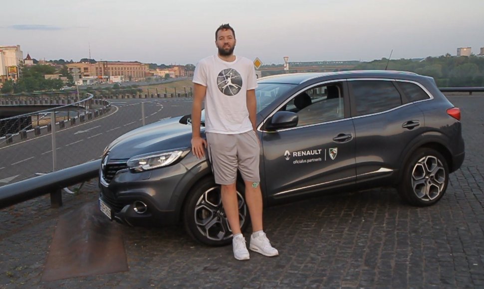 ivougioukas-apie-pirmaji-automobili-kamscius-ir-renault-kadjar