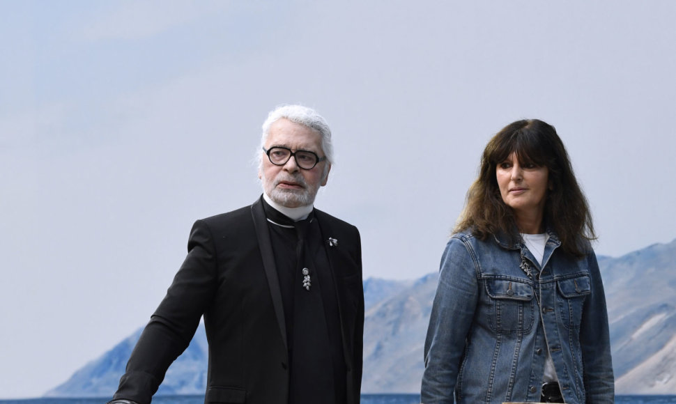 „Chanel“ dizaineris Karlas Lagerfwldas ir jo dešinioji ranka Virginie Viard 2018 m ruden5