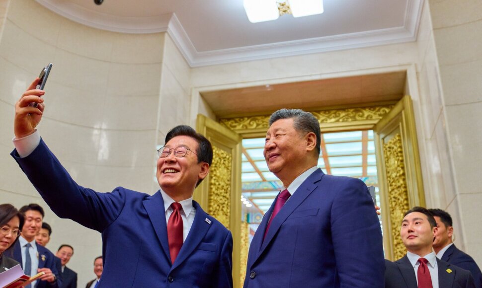 Lee Jae-myungas, Xi Jinpingas