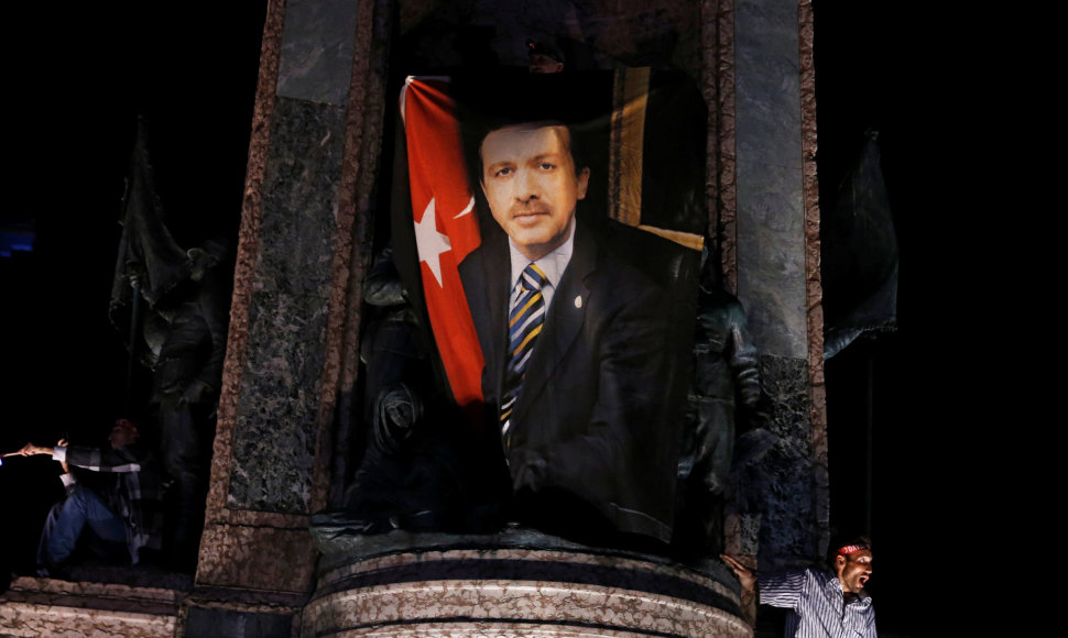 Plakatas su R.T.Erdogano atvaizdu