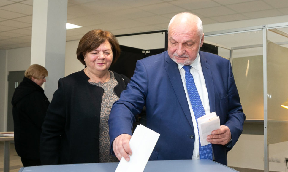 Valentinas Mazuronis balsavo Prezidento rinkimuose