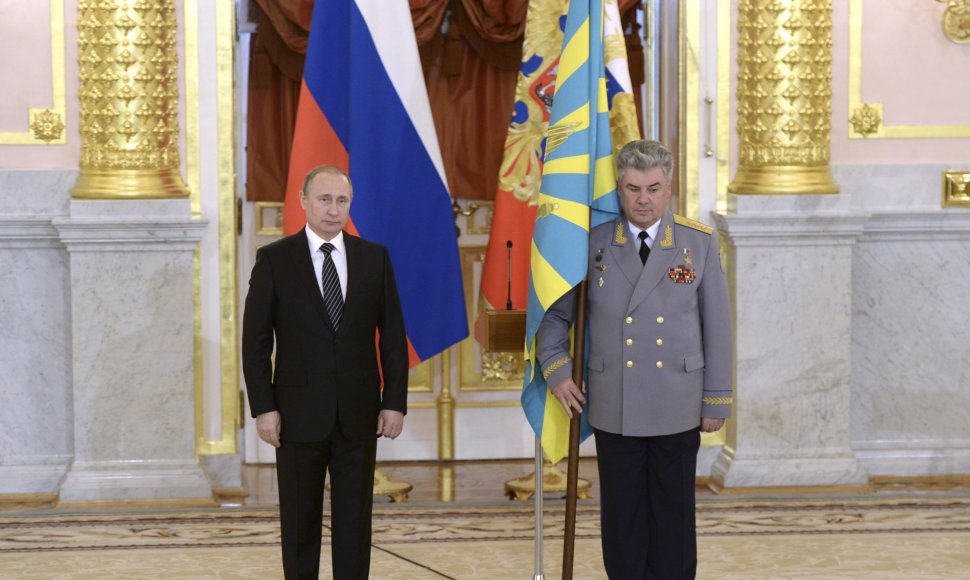 Vladimiras Putinas pasveikino iš Sirijos grįžusius karius