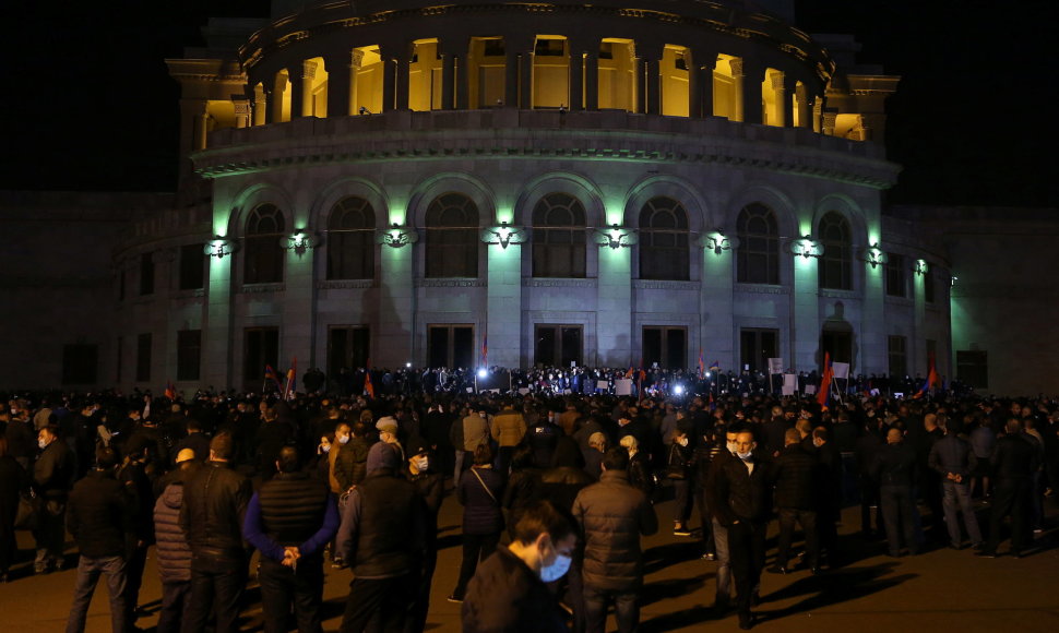 Jerevane protestuotojai vėl reikalauja premjero N.Pašiniano atsistatydinimo