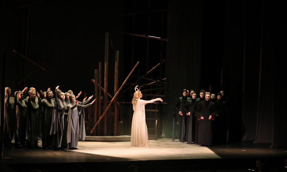 Atkurta opera-poema „Strazdas – žalias paukštis“: nuo magnetofono juostų iki gyvo garso