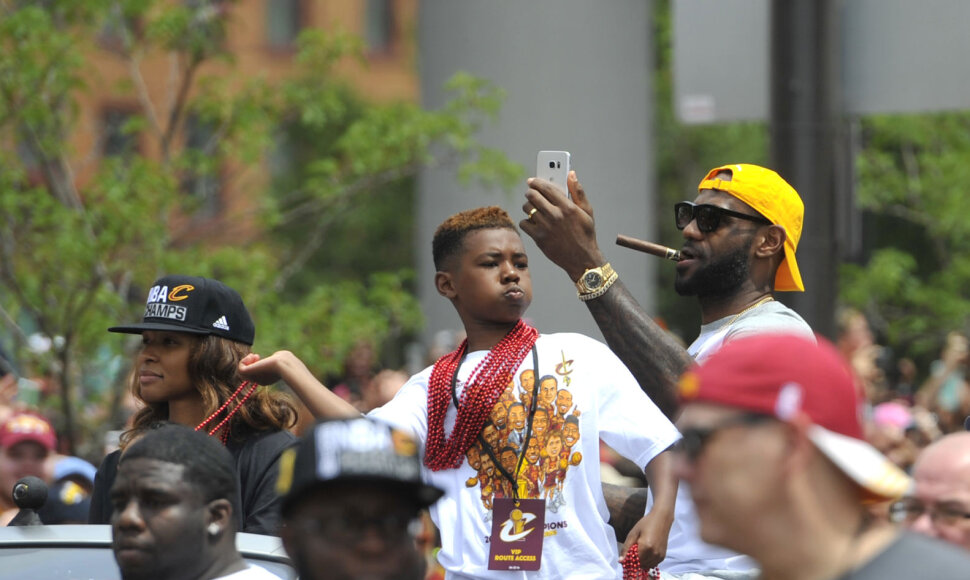 LeBronas Jamesas su sūnumi