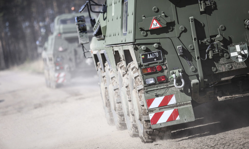 Naujoji Lietuvos kariuomenės pėstininkų kovos mašina „Vilkas“