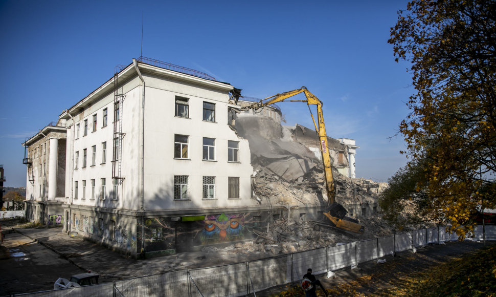 Tęsiami Profsąjungų rūmų griovimo darbai