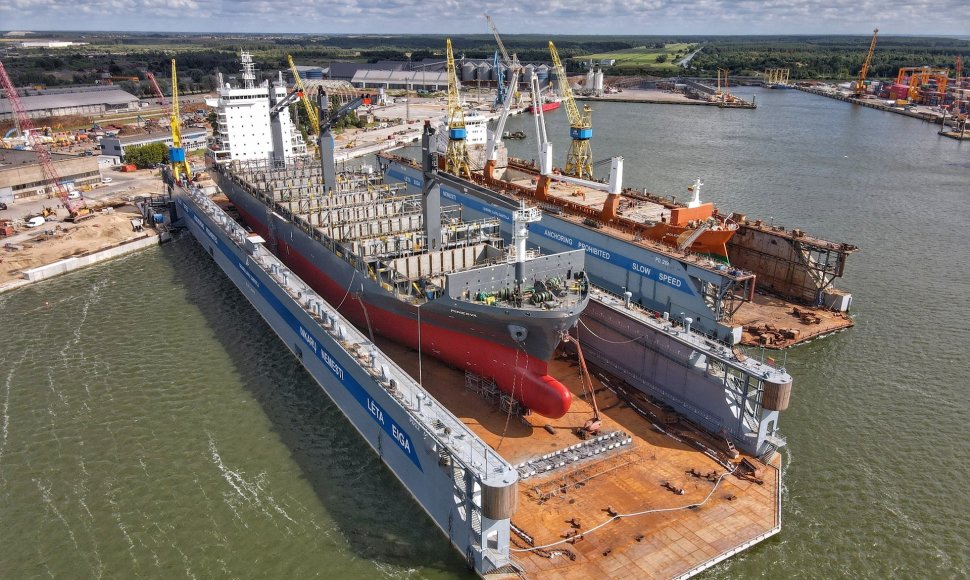 Pirmasis laivas, kurį priėmė VLG įmonių grupei priklausantis didžiausias Baltijos šalyse plaukiojantis dokas – 189 metrų ilgio ir 30,5 metrų pločio konteinervežis „Minerva“.