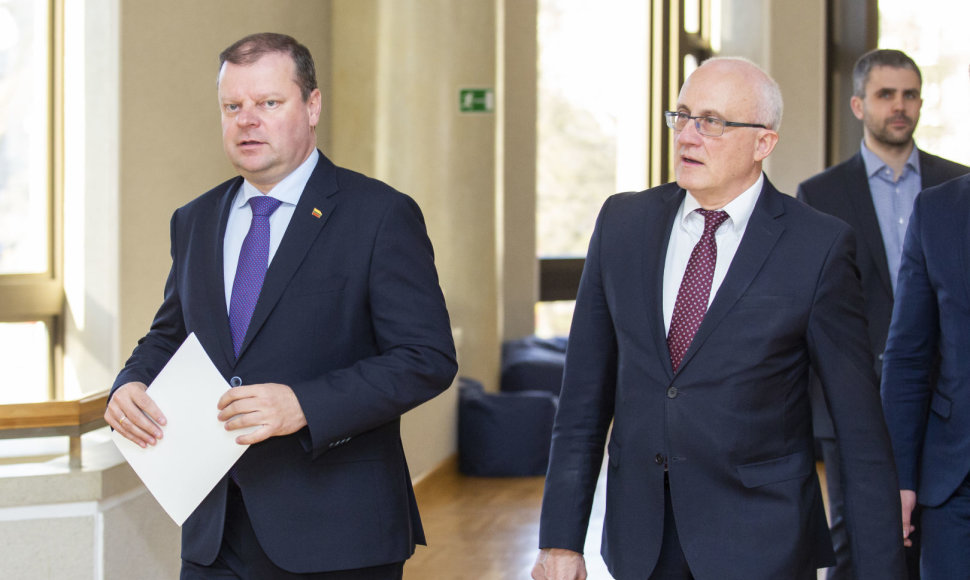 Stasys Jakeliūnas, Saulius Skvernelis