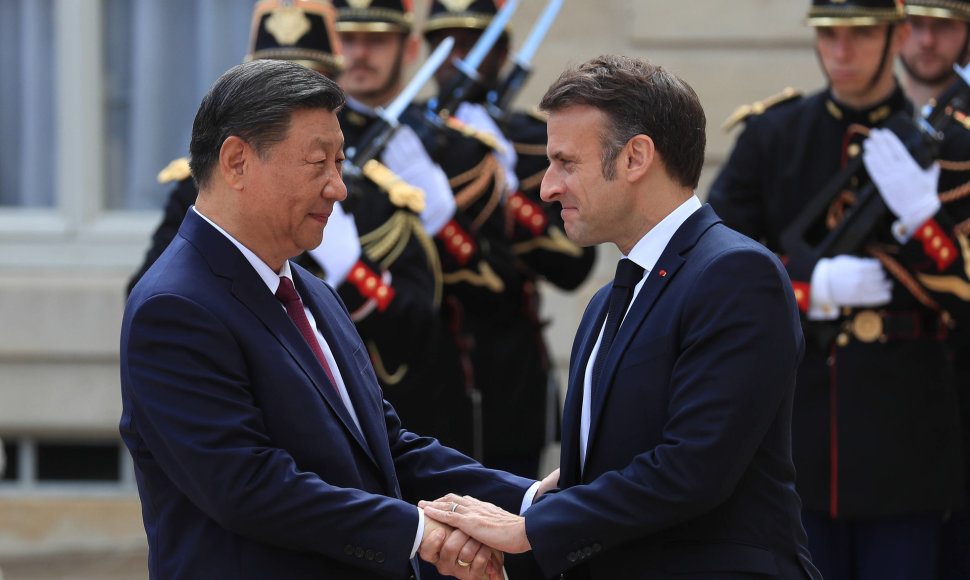 Kinijos prezidentas Xi Jinpingas ir Prancūzijos lyderis Emmanuelis Macronas