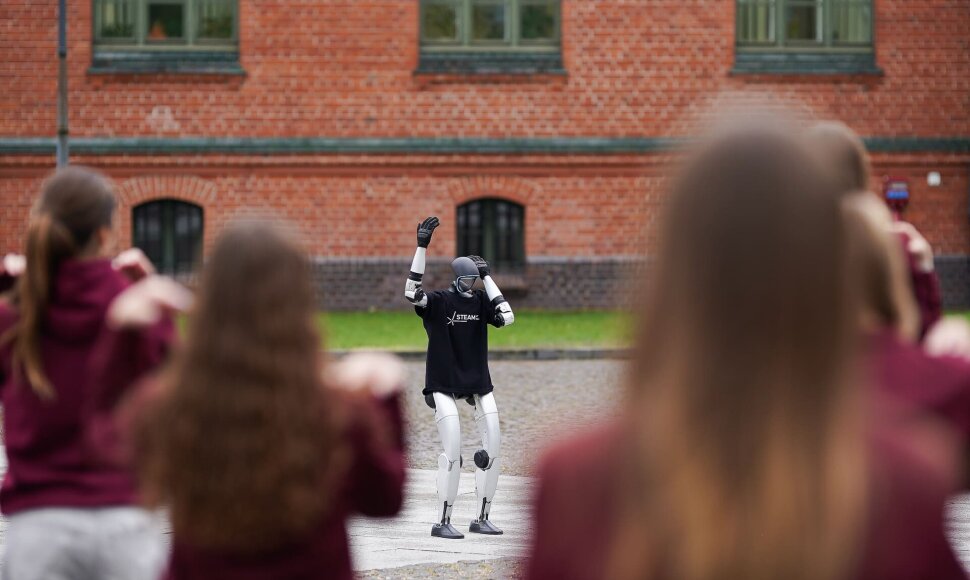 Robotai humanoidai Klaipėdos universitete