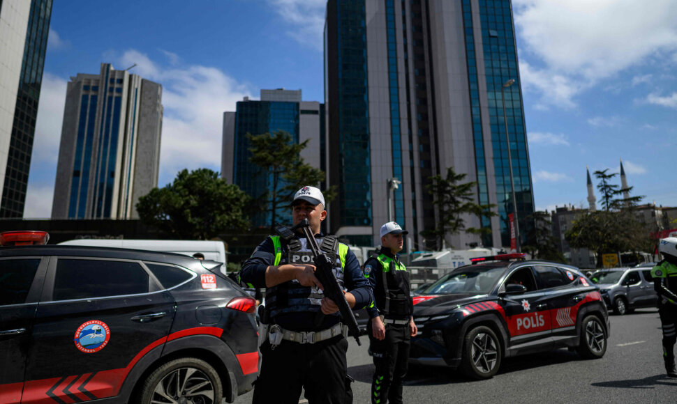 Policija Stambule / YASIN AKGUL / AFP