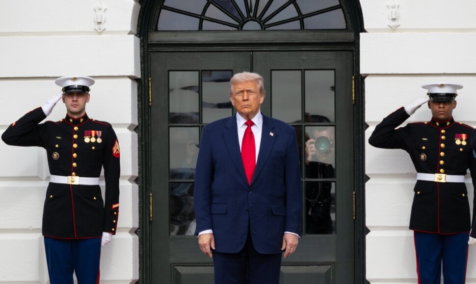 Donaldas Trumpas / Anna Rose Layden - Pool via CNP / ZUMAPRESS.com