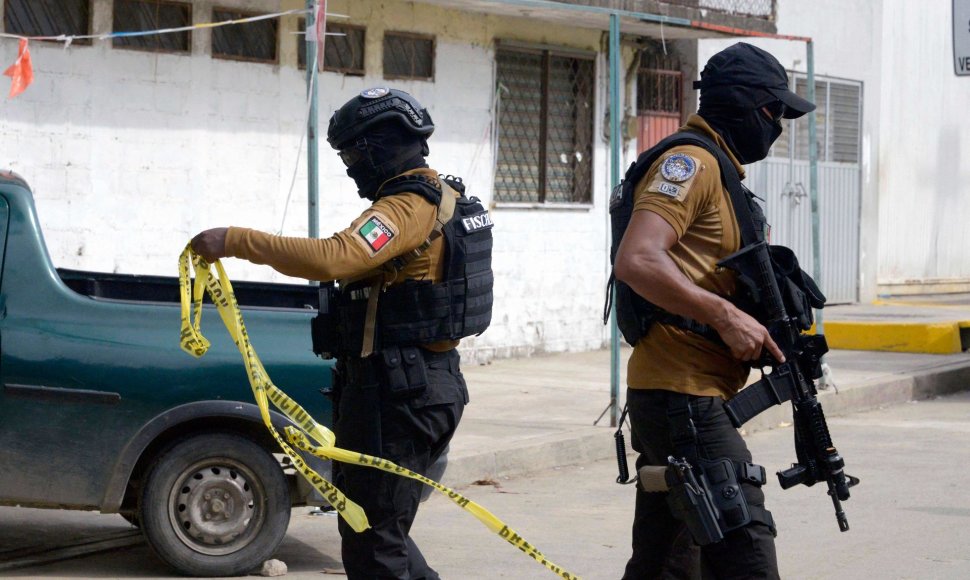 Meksikos policija nuždymo vietoje