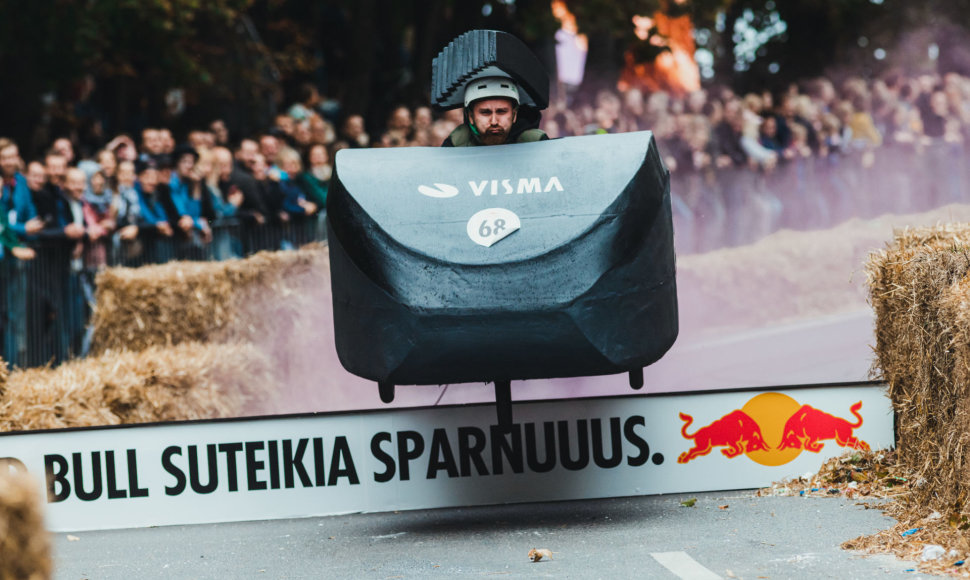 Kauną sudrebino įspūdingos „Red Bull muilinių lenktynės“