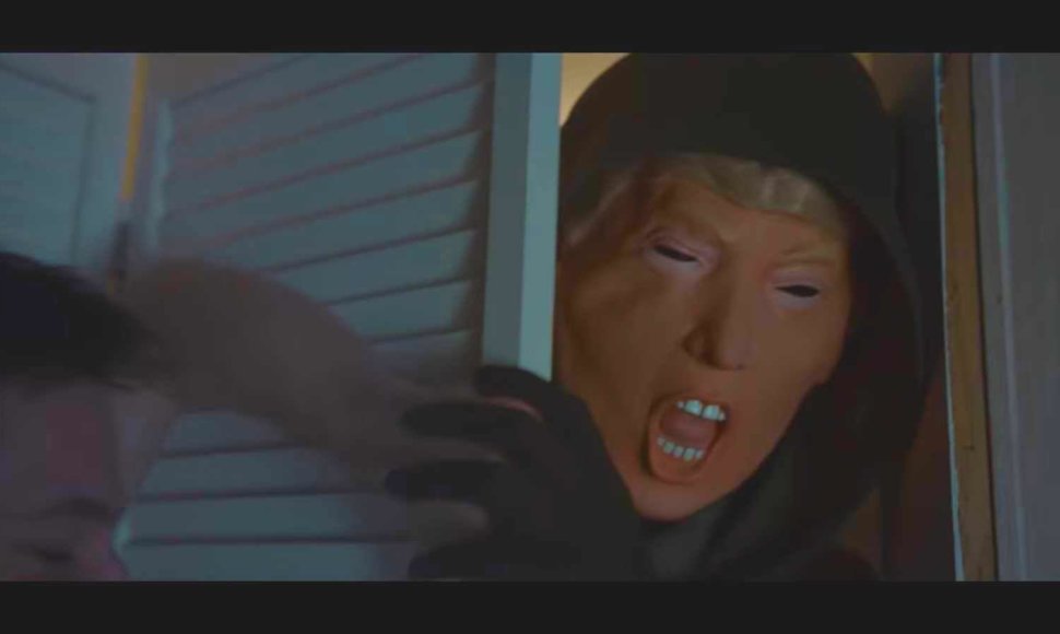Donaldo Trumpo kauke prisidengęs žudikas išgalvoto siaubo filmo „2016“ anonse