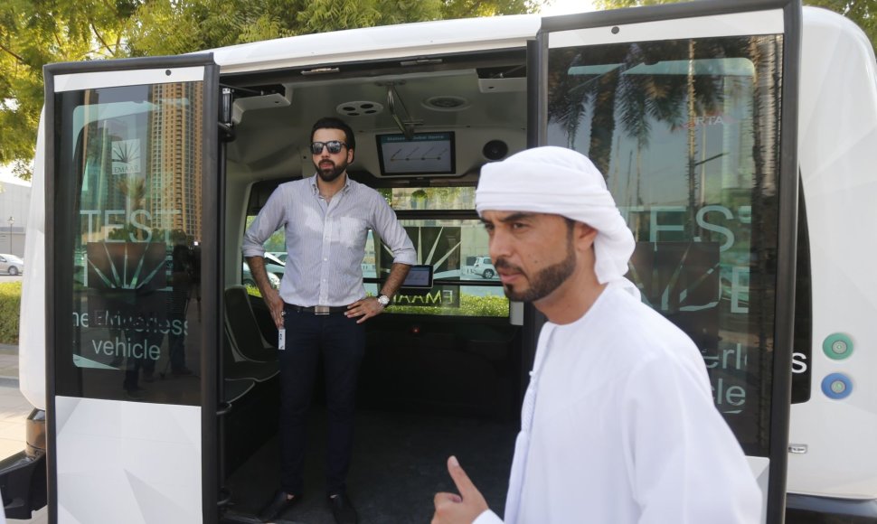 Po Dubajų važinėja autonominiai autobusai