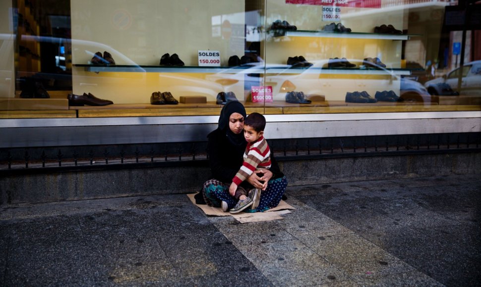 Pabėgėliai iš Sirijos prašo išmaldos Libano gatvėse