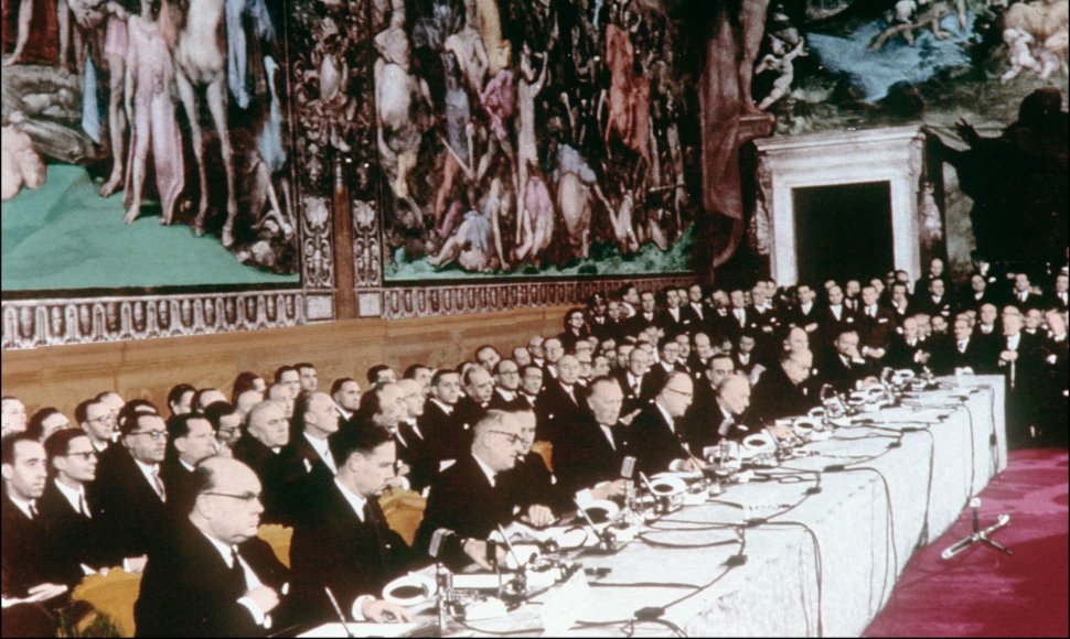 Romos sutarties pasirašymas 1957 metais