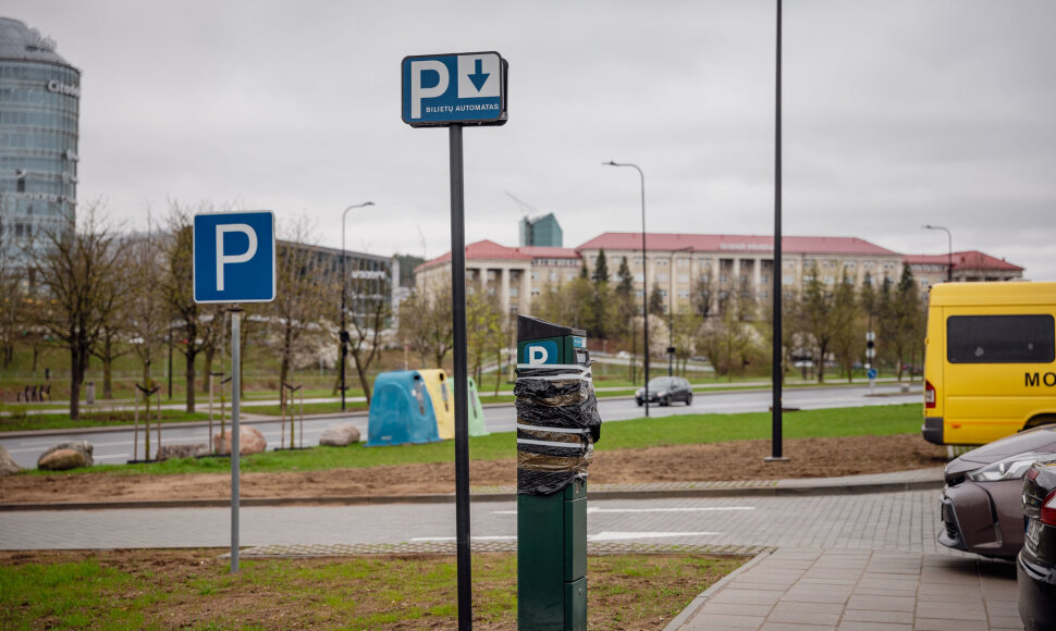 Stovėjimo aikštelė prie Seimo