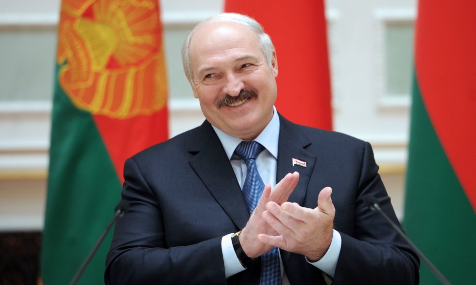 Bandydama gerinti santykius su Baltarusija, ant A.Lukašenkos kabliuko užkibo ir Lietuva, ir Europos Sąjunga.