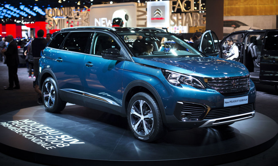 „Peugeot 5008“ – nedidelis septynvietis krosoveris