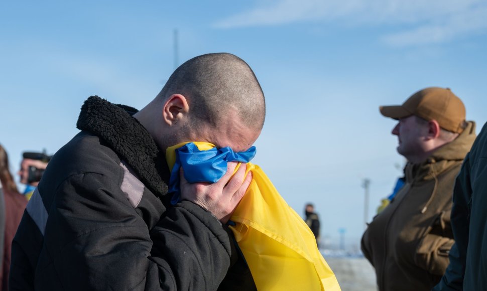 Iš Rusijos nelaisvės paleisti 207 ukrainiečiai