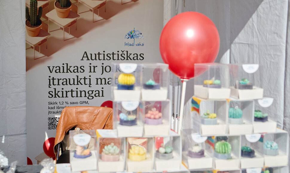 Lietuvos autizmo asociacijos &bdquo;Lietaus vaikai&ldquo; akcija Kaziuko mugėje